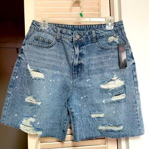 DISTRESSED Jr JEAN SHORTS 5 POCKETS ZIPPER FRONT 15” waist 5 1/2 inseam approx